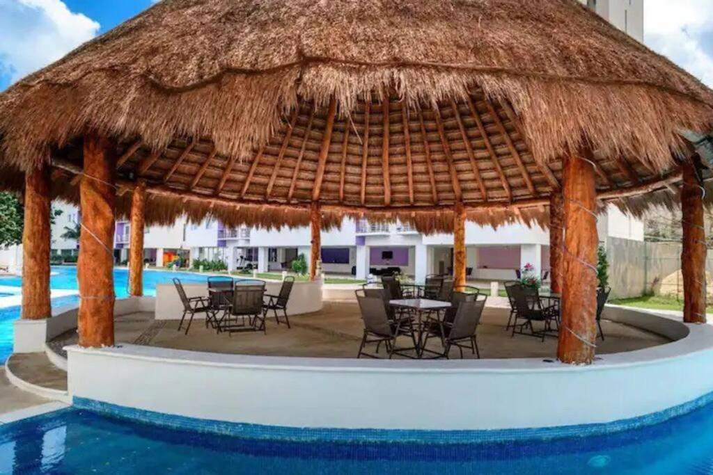 Home & Office Cancun Pool Eksteriør bilde